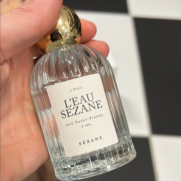 L'Eau Perfume - White and Gold - Picture 3 of 4